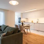 Gaia Elegant With Patio By Lovelystay Daire