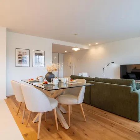 Lägenhet Gaia Elegant With Patio By Lovelystay *