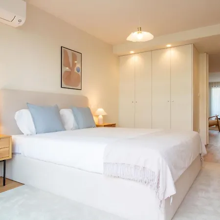 Gaia Elegant With Patio By Lovelystay *