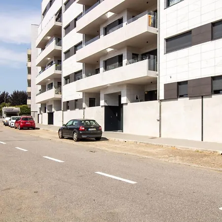 Apartmán Gaia Elegant With Patio By Lovelystay *