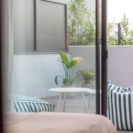 Gaia Elegant With Patio By Lovelystay