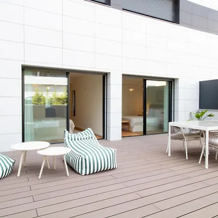 Apartmán Gaia Elegant With Patio By Lovelystay