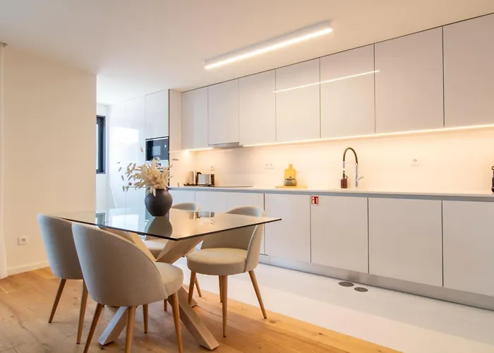 Gaia Elegant With Patio By Lovelystay *