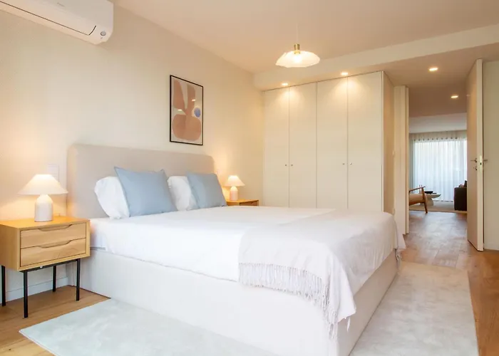 Gaia Elegant With Patio By Lovelystay *