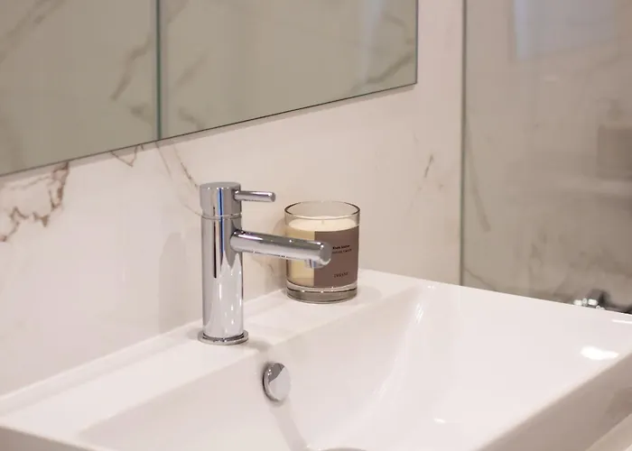 Gaia Elegant With Patio By Lovelystay