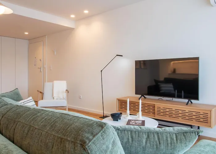 Apartmán Gaia Elegant With Patio By Lovelystay *