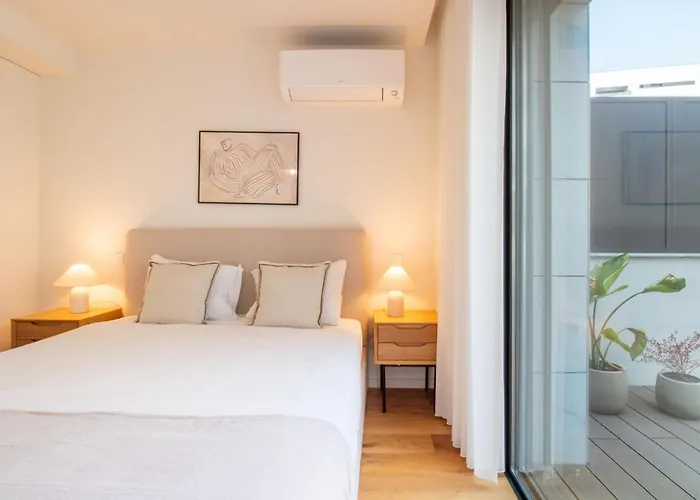 Gaia Elegant With Patio By Lovelystay *