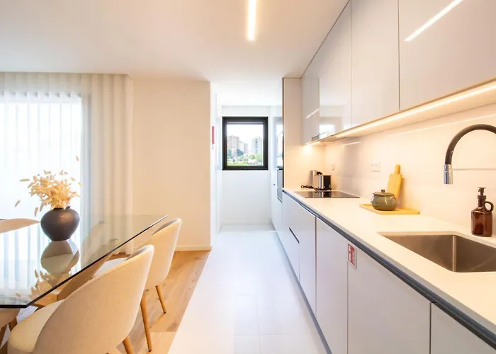 Gaia Elegant With Patio By Lovelystay Porto