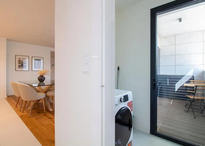 Gaia Elegant With Patio By Lovelystay Apartmán