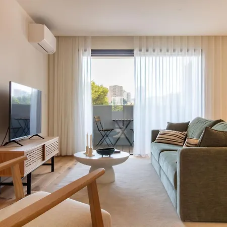 Apartman Gaia Elegant With Patio By Lovelystay *