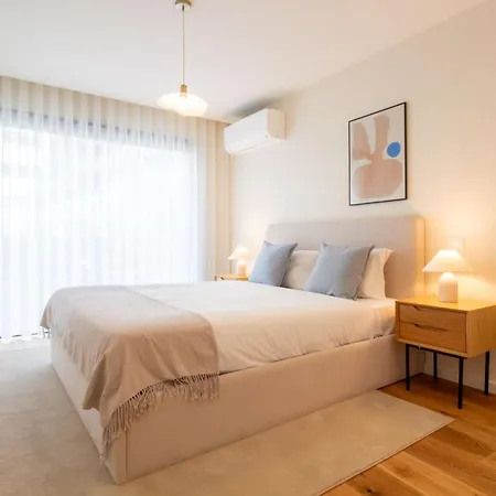 Gaia Elegant With Patio By Lovelystay