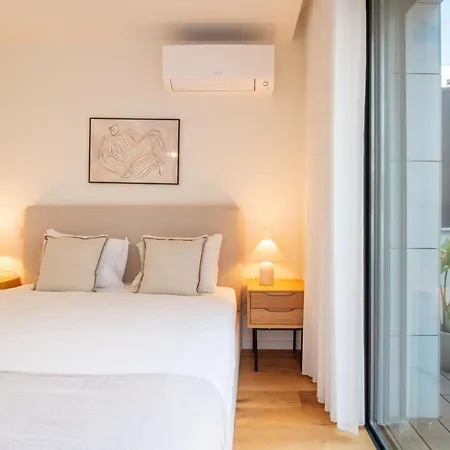 Gaia Elegant With Patio By Lovelystay *