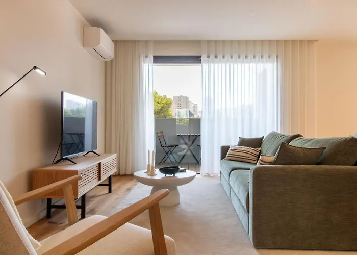 Apartamento Gaia Elegant With Patio By Lovelystay *