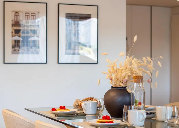 Gaia Elegant With Patio By Lovelystay *